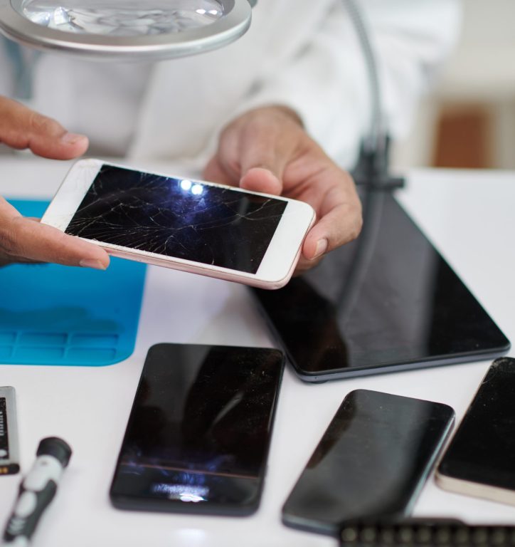 Replacing Broken Smartphone Screen